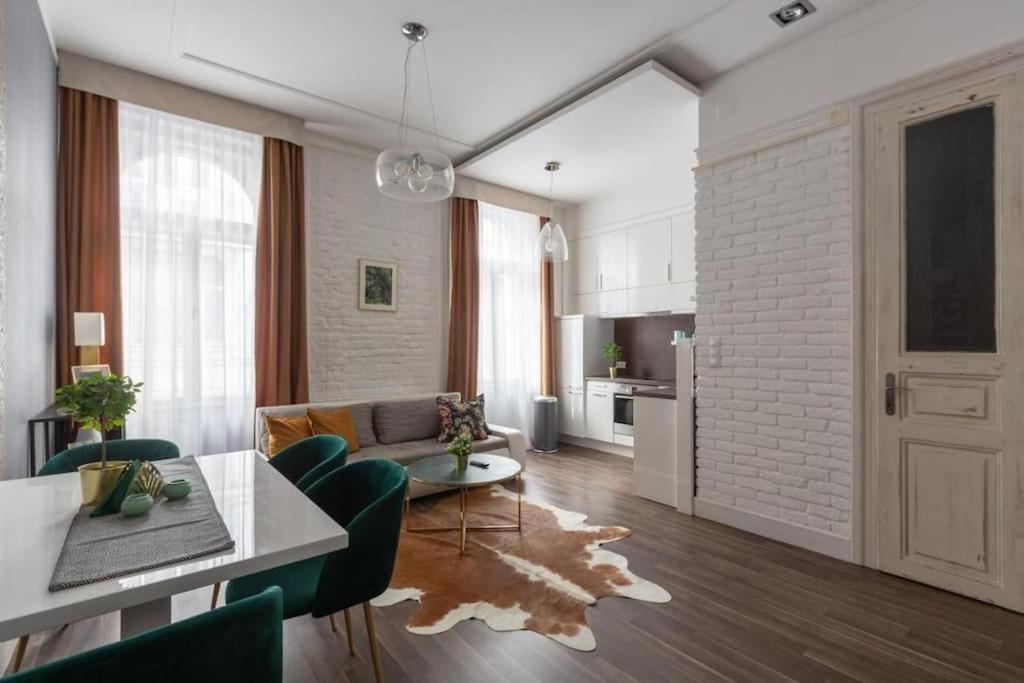 Chic, Captivating Space Near Opera House Budapeste Exterior foto